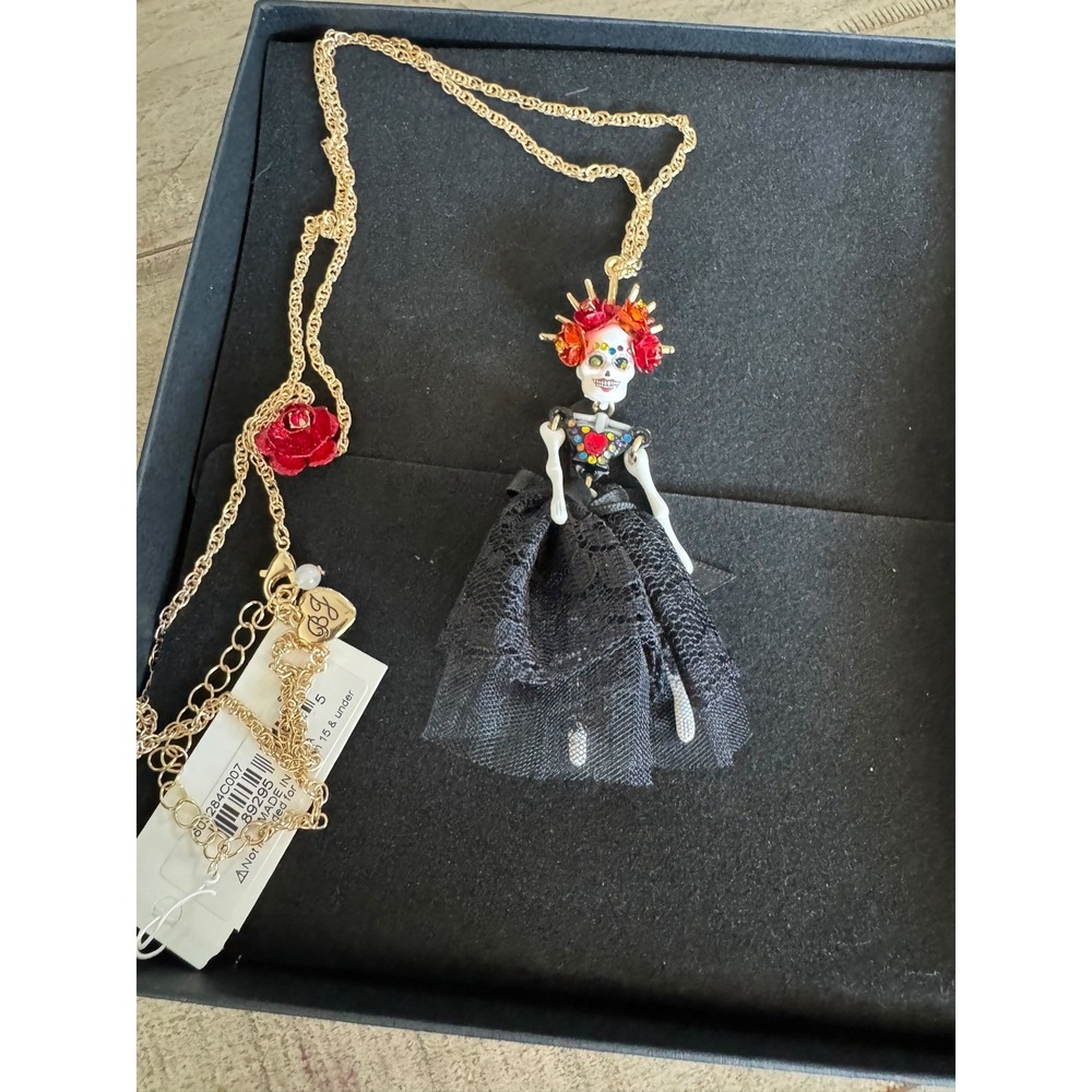 Betsey Johnson Sugar Skull Bride Necklace Day of the Dead Skeleton Black Lace